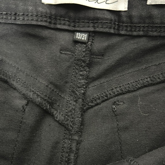 YMI Black Straight Leg Jeans Modern Minimalist Style - Picture 3 of 9